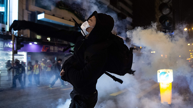 הונג קונג מהומות עימותים בין מפגינים ל משטרה  (צילום: AFP)