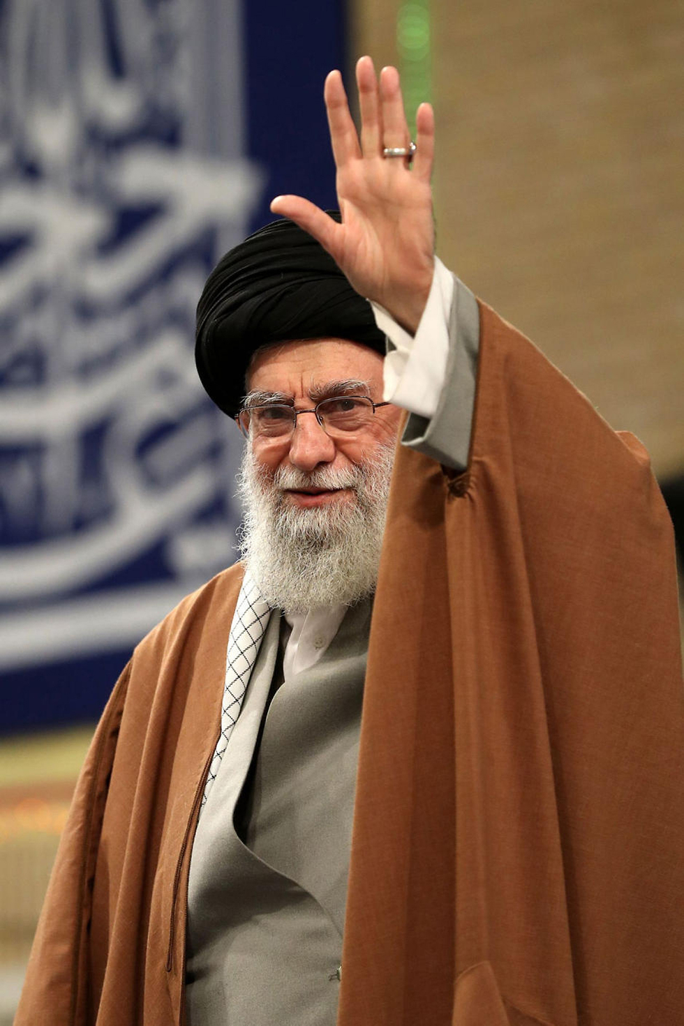 המנהיג העליון של איראן עלי חמינאי נואם ב טהרן (צילום: AFP PHOTO / HO / KHAMENEI.IR)