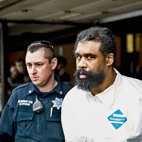 גרפטון תומאס, הדוקר מבית הרב, לאחר מעצרו | צילום: AP