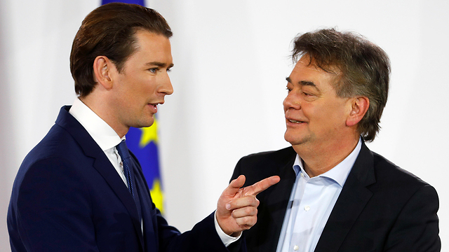סבסטיאן קורץ מנהיג השמרנים ב אוסטריה לצד מנהיג הירוקים ורנר קוגלר (צילום: רויטרס)