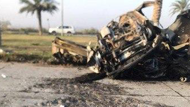מכונית שבה נסע מפקד כוח קודס קאסם סולימאני חיסול בגדד עיראק ()