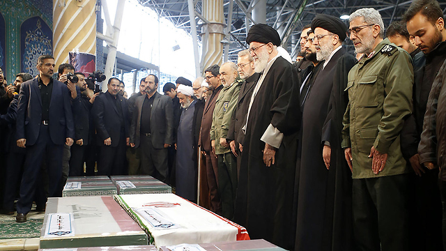 איראן טהרן טקס הלוויה ל קאסם סולימאני (צילום: AFP)