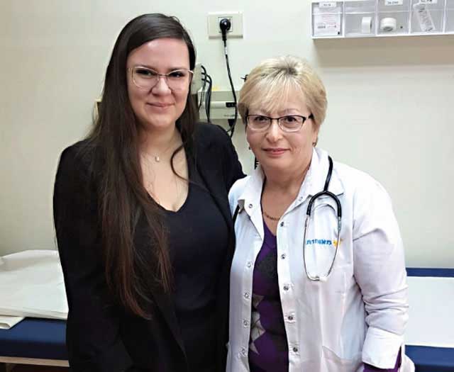 Ева и доктор Масерман. Фото: больничная касса "Меухедет"