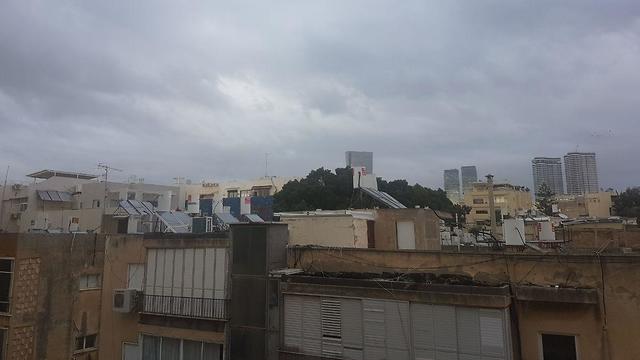 Тель-Авив перед бурей. Фото: Моти Кимхи