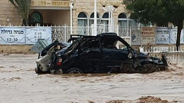 Машина, из которой Моти Бен-Шабат спасал людей. Фото: Гиль Нехуштан