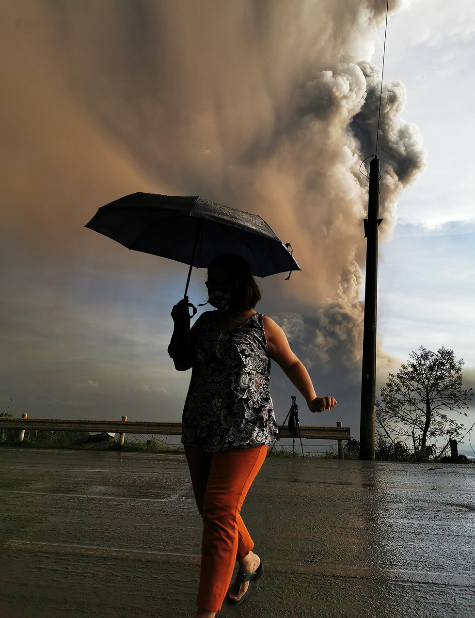 התפרצות הר געש טאאל  (צילום: EPA)