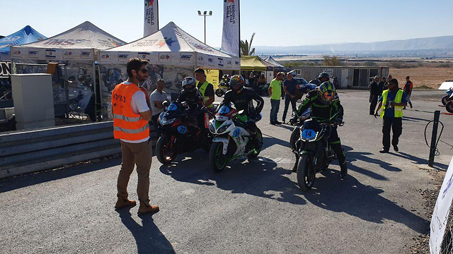 מירוץ אופנועי שטח ישראלי-פלסטיני בבקעה (צילום: אליאור לוי)