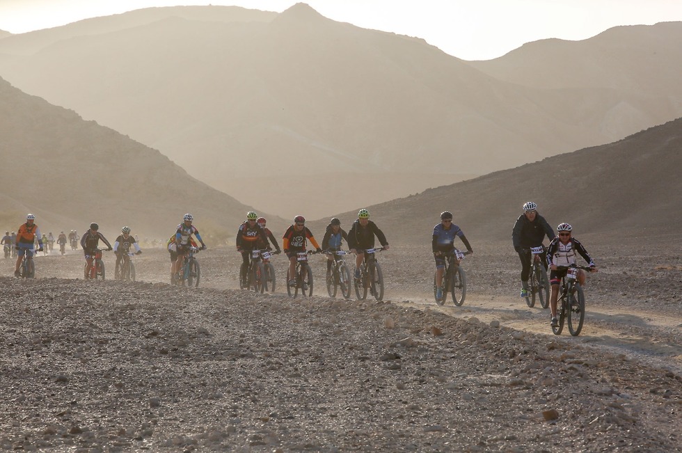 מרוץ אופניים בערבה (צילום: רונן טופלברג)