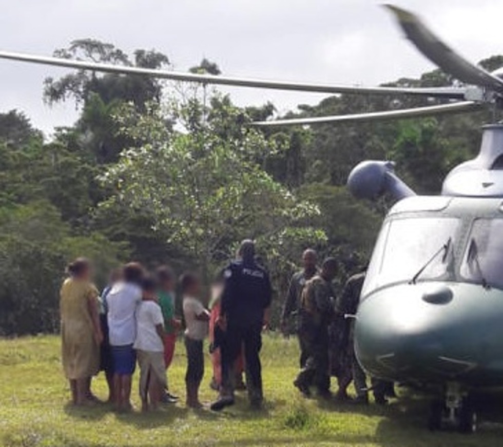 פינוי הפצועים מהג'ונגל בפנמה (צילום: רויטרס)
