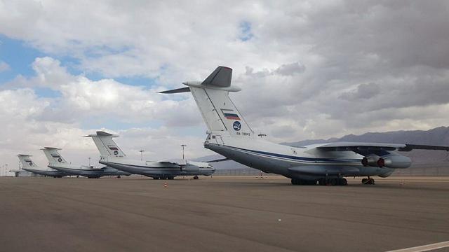 Российские Ил-76 в аэропорту Рамон. Фото: Давид Вакнин