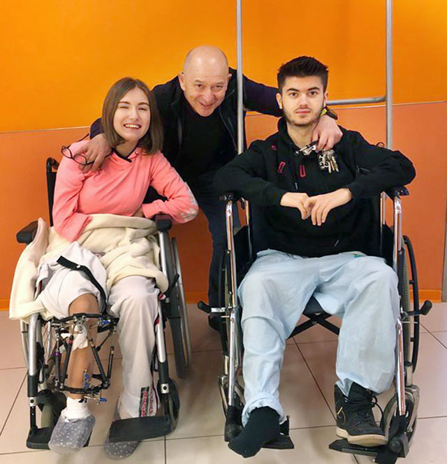 Аннабел, Любамир и проф. Эйдельман в период выздоровления после операции. Фото: "Рамбам"