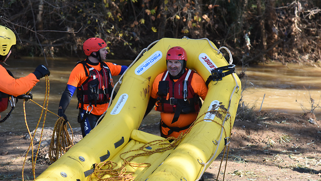 אימון של יחידת חילוץ לקראת שיטפונות (צילום:  בועז צרפתי, יחידת חילוץ מגילות)