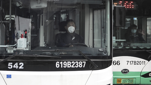 סין נגיף העיר ווהאן אוטובוסים קורונה (צילום: gettyimages)