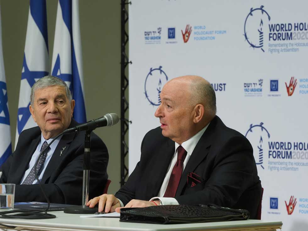 Моше Кантор и Авнер Шалев на Всемирном форуме памяти Холокоста в Иерусалиме. Фото: пресс-служба ЕЕК