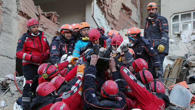 ההריסות אלאזיג טורקיה רעידת אדמה  (צילום: רויטרס)