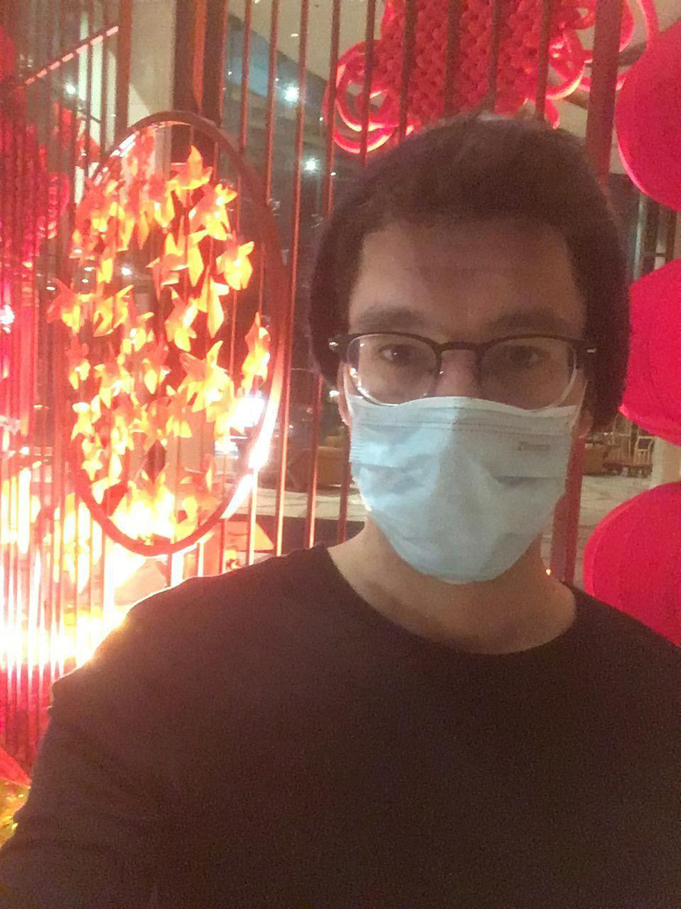 דניאל אדלסון שליח ynet  ו ידיעות אחרונות ב שנגחאי סין וירוס נגיף (צילום: דניאל אדלסון)