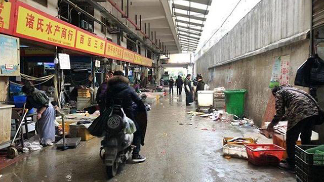 רחובות סין בזמן התפשטות וירוס הקורונה מתרוקנים ( )