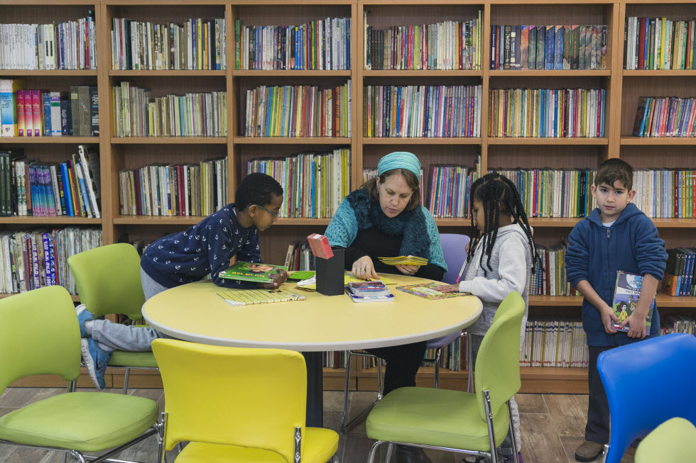 ספרייה בבית ספר (צילום: באדיבות הקרן לירושלים)