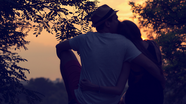 בני זוג אוהבים (צילום: Shutterstock)
