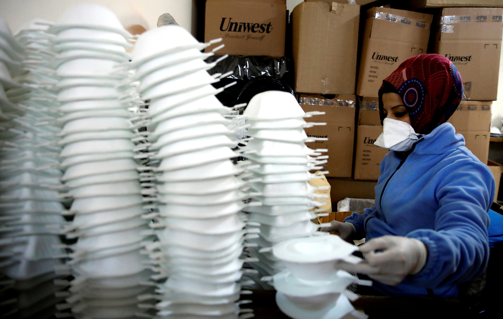 וירוס נגיף ה קורונה סין מפעל לייצור מסכות איסטנבול טורקיה (צילום: רויטרס)