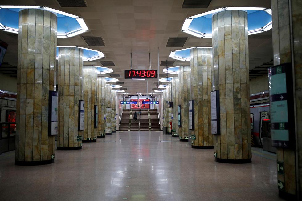 נגיף ה קורונה סין ערי רפאים תחנת רכבת בייג'ינג (צילום: רויטרס)