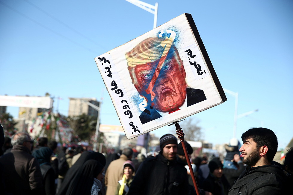 איראן יום השנה למהפכה האיסלאמית ב טהרן (צילום: רויטרס)