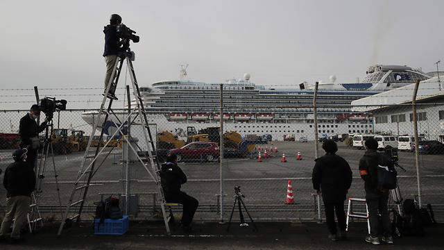 ספינת הקורונה ביפן (צילום: AP)