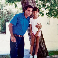 בילדותה עם אביה אושיק לוי