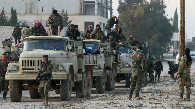 צבא סוריה צבא בשאר אסד ב חאלב חלב (צילום: AFP)