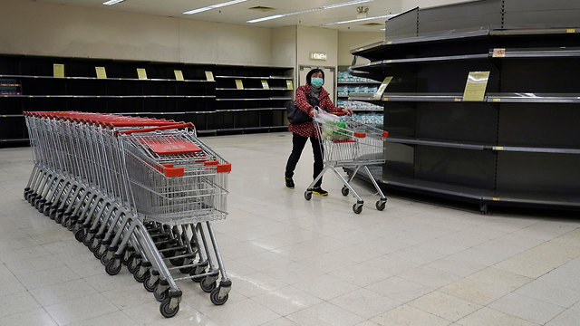 סין מדפים ריקים סופרמרקט הונג קונג נגיף קורונה וירוס (צילום: AP)