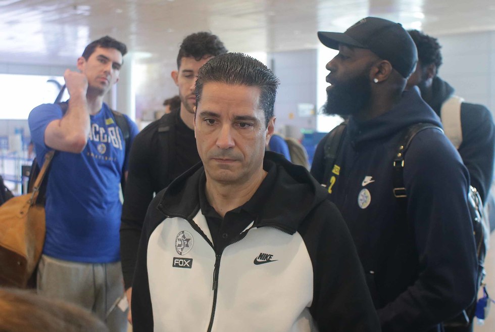 יאניס ספרופולוס בנמל התעופה בן גוריון (צילום: ראובן שוורץ)