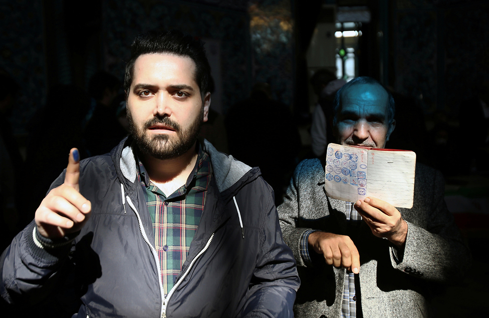 בחירות לפרלמנט ב איראן קלפי ב טהרן (צילום: רויטרס)
