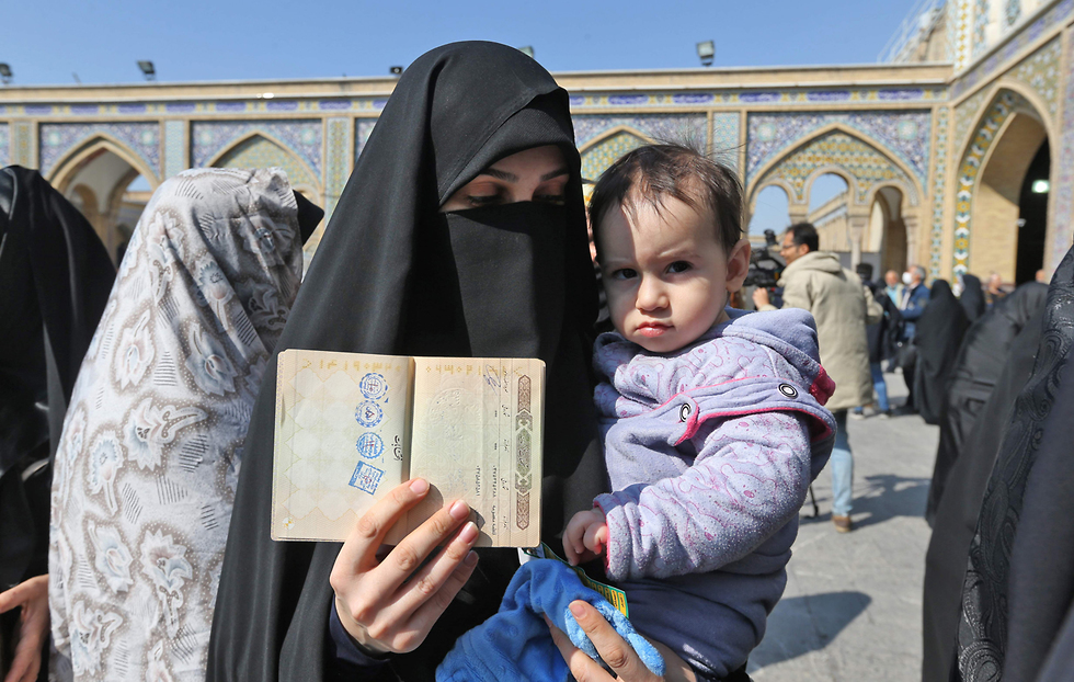 בחירות לפרלמנט ב איראן קלפי ב טהרן (צילום: AFP)