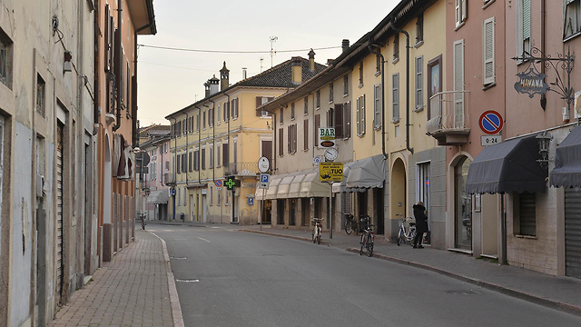 Опустевшие улицы на севере Италии. Фото: EPA