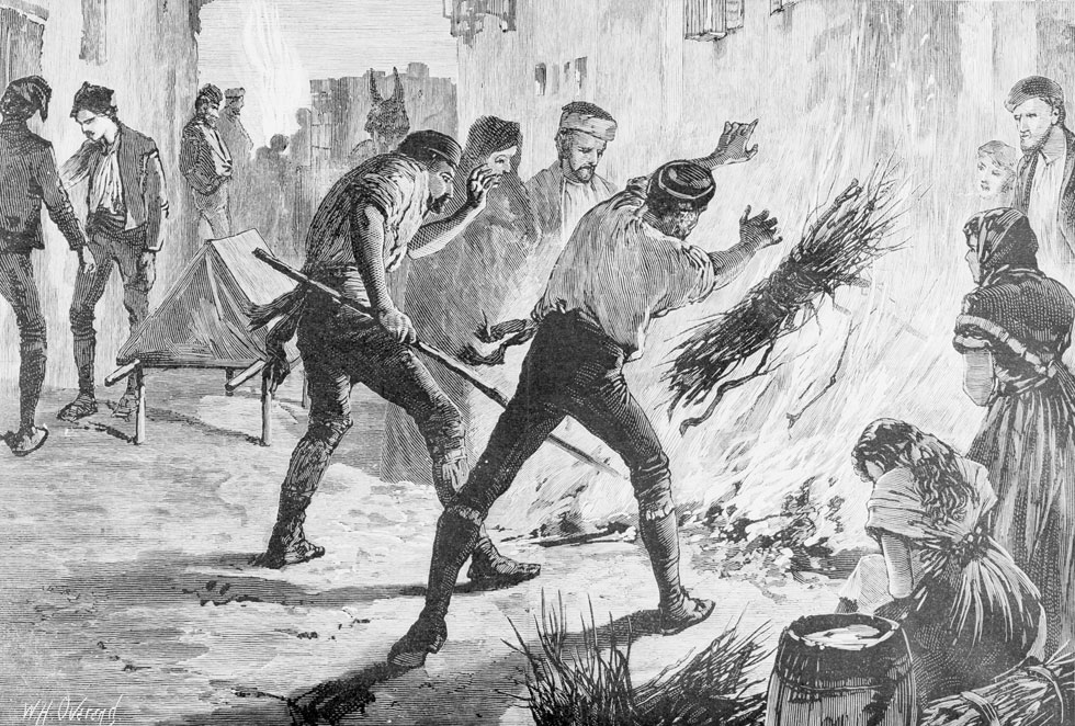 1850, מטהרים את האוויר נגד התפרצות הכולירה בגרנדה, ספרד  (צילום: Hulton Archive/GettyimagesIL)