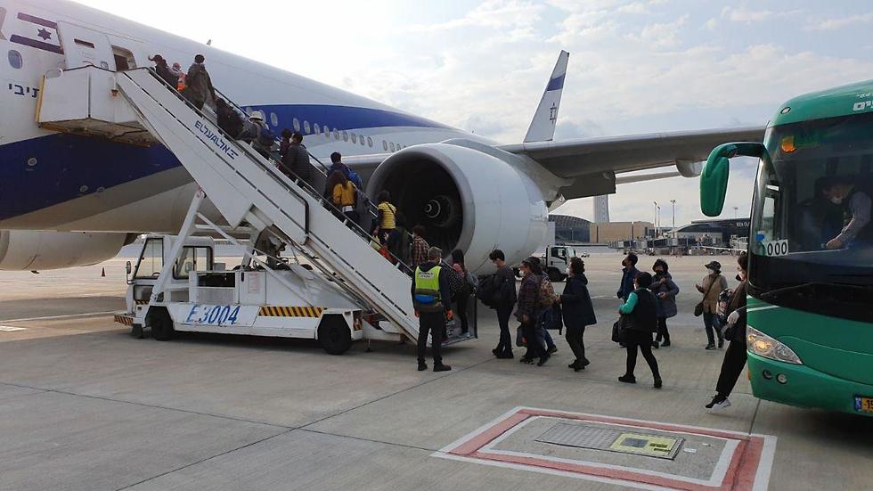 Посадка на спецрейс в Сеул. Фото: Управление аэропортов Израиля