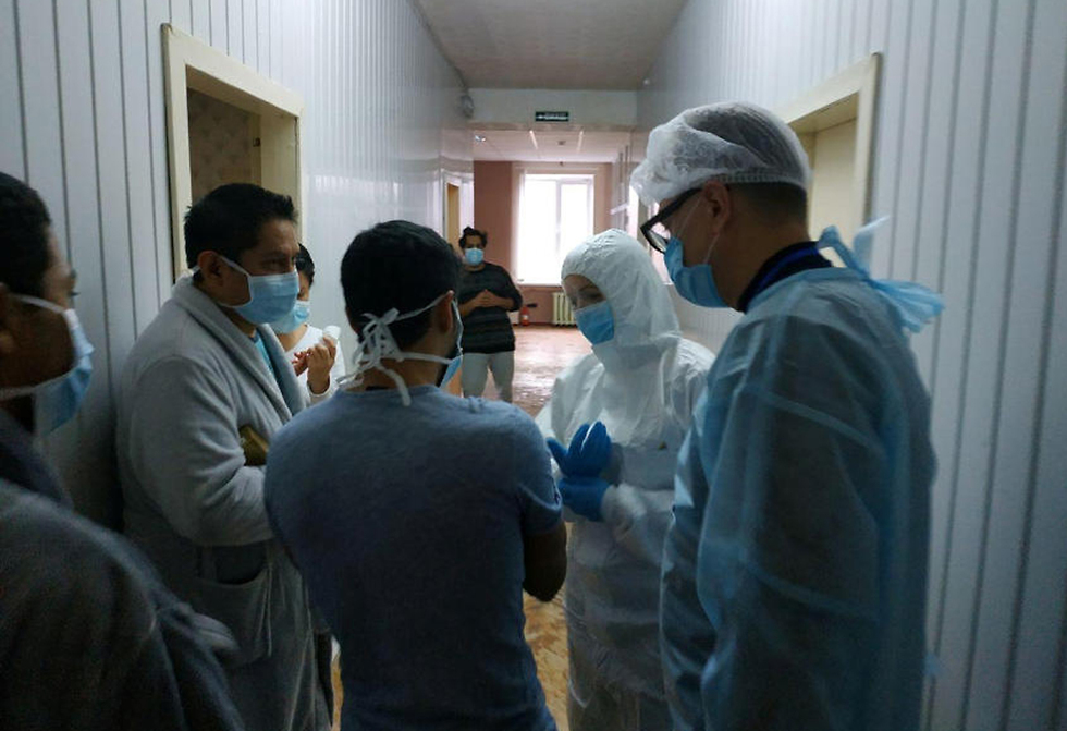 אוקראינה שרת ה בריאות בידוד בית חולים עם מפונים מ סין נגיף קורונה (צילום: רויטרס)