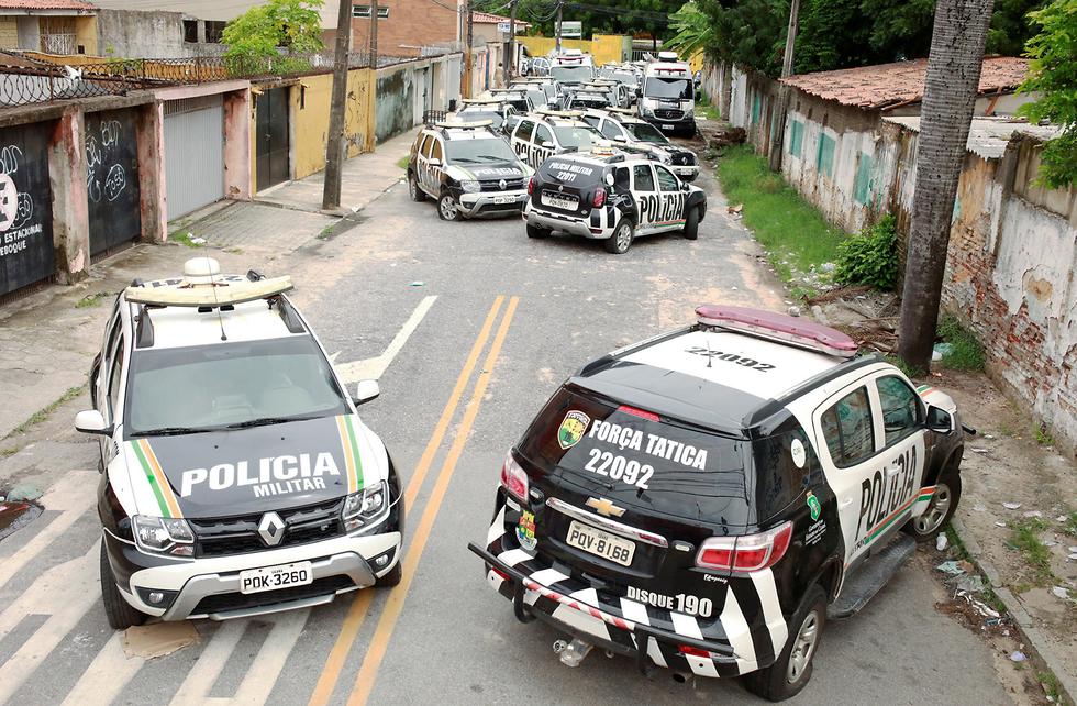 שביתת משטרה שוטרים ב עיר פורטלזה ב סיארה ב ברזיל (צילום: רויטרס)