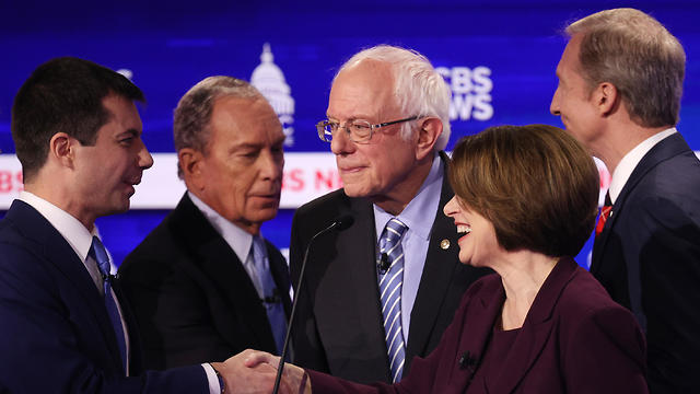 העימות בין המועמדים הדמוקרטים בארצות הברית  (צילום: GETTY IMAGES)