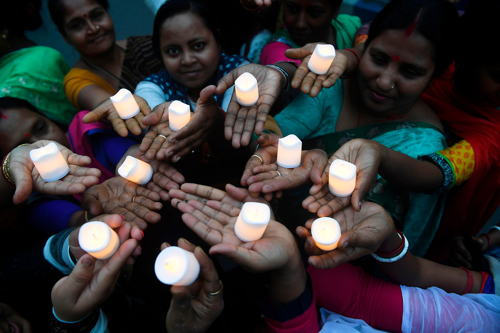 הודו עימותים אלימים בין הינדים ל מוסלמים  ב ניו דלהי (צילום: AFP)