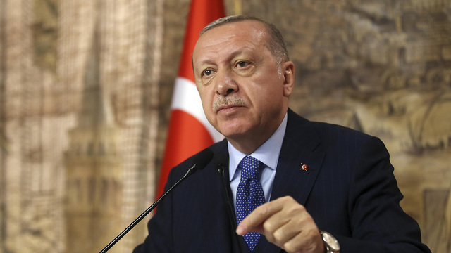 נשיא טורקיה רג'פ טאיפ ארדואן נאום פתח את השערים ל מהגרים ל אירופה (צילום: AP)