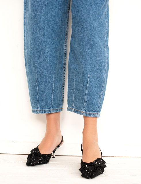 ג'ינס, 170 שקל, ברשקה. נעליים, 199 שקל, זארה  (צילום: עדו לביא, סטיילינג: תמי ארד-ברקאי)
