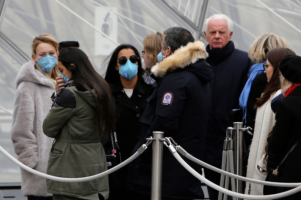מוזיאון הלובר ב פריז צרפת נסגר זמנית עקב חשש של עובדים מ נגיף ה קורונה וירוס (צילום: AP)