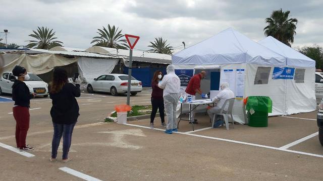 Голосование на карантинном участке в Рош ха-Аине. Фото: Йоси Дамари