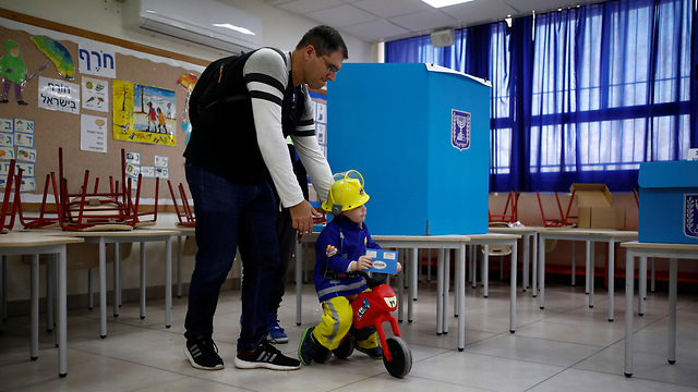 בחירות 2020 מצביעים קלפי תל אביבה (צילום: MCT)