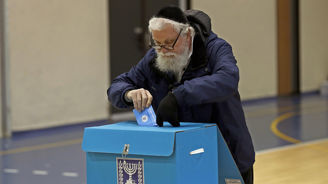 בחירות 2020 מצביעים קלפי ירושלים (צילום: EPA)