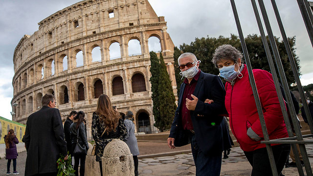 איטליה נגיף קורונה קולוסיאום רומא (צילום: EPA)