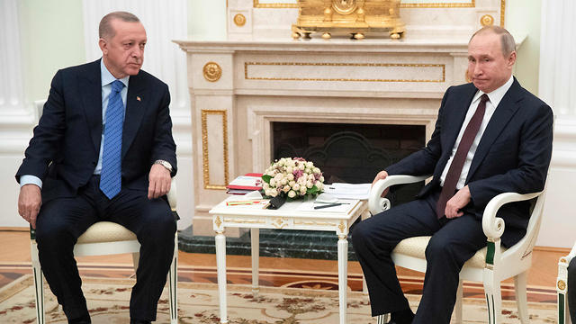 נשיא טורקיה רג'פ טאיפ ארדואן עם נשיא רוסיה ולדימיר פוטין ב קרמלין מוסקבה דיון על המצב ב סוריה (צילום: AFP)