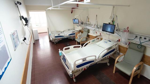 Изолятор для больных коронавирусом в больнице "Бейлинсон". Фото: Рами Зеренгер