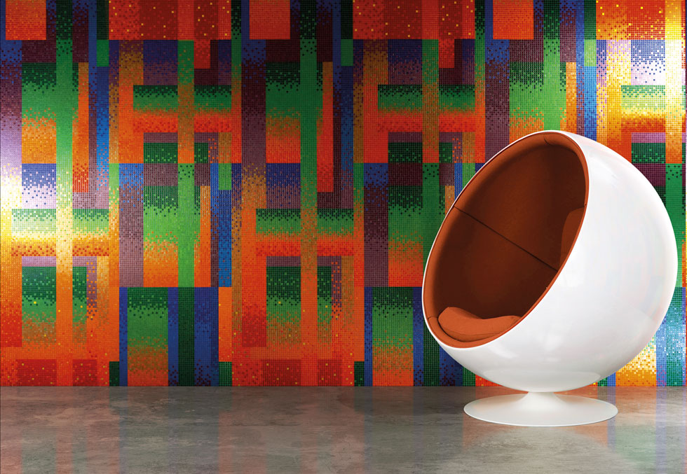  קיר מוזאיקה בעיצובו של אלסנדרו מנדיני. הצטרפותו לחברה כמנהל אמנותי, ב-1995, פתחה את הדלת לשיתופי פעולה עם מיטב האדריכלים והמעצבים הבינלאומיים (צילום: Bisazza- HeziBank)